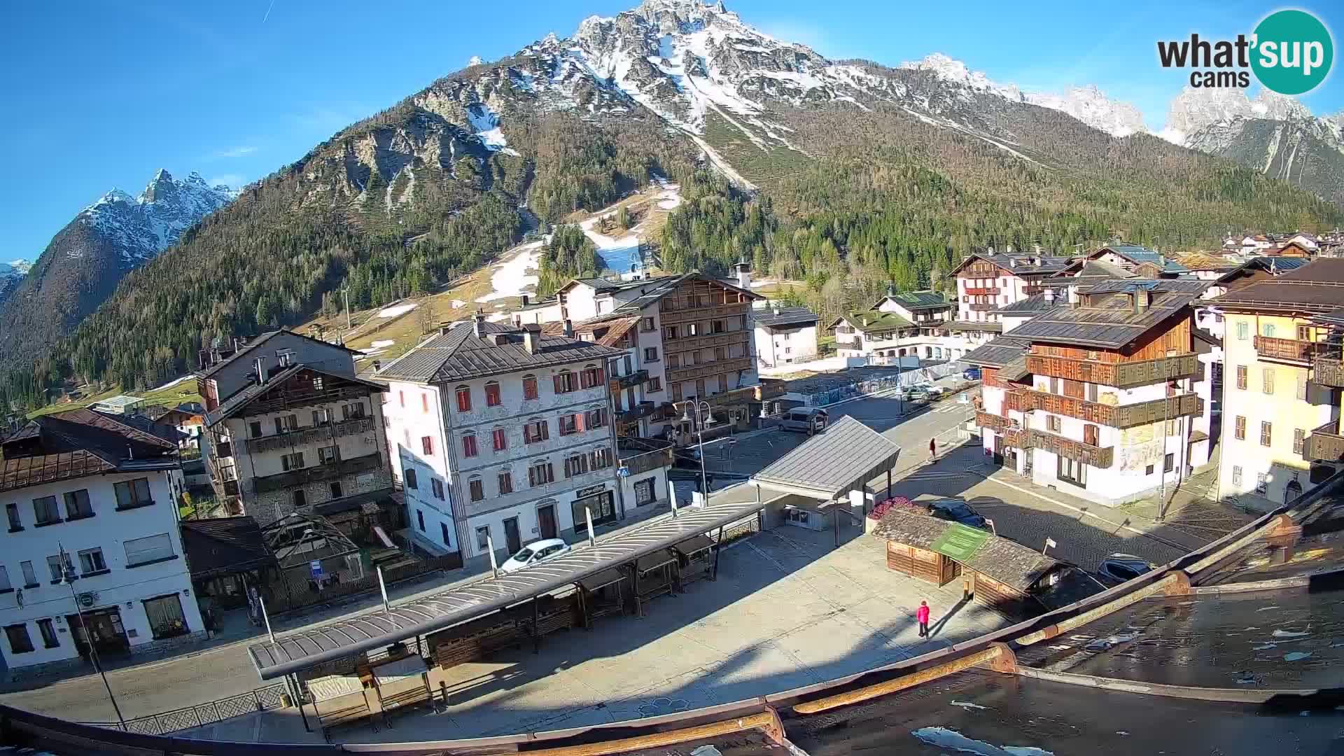 Piazza centrale di Forni di Sopra