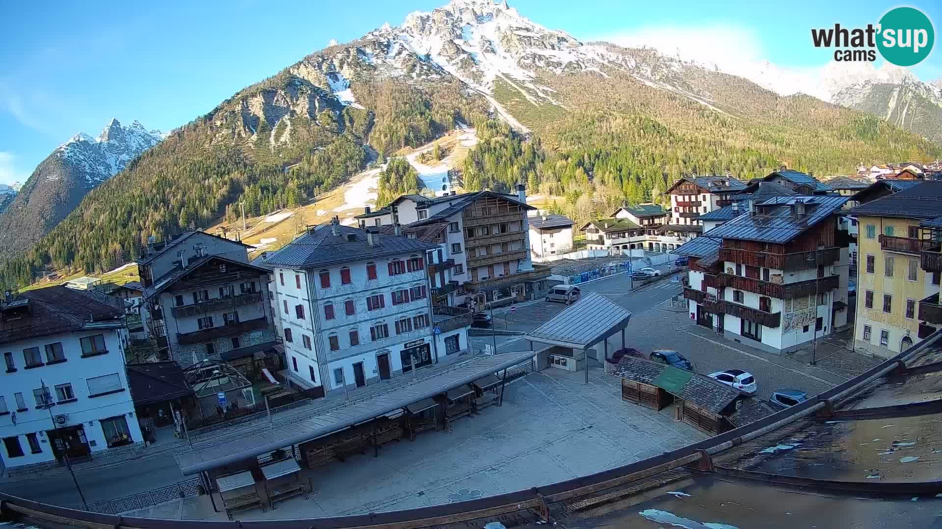 Plaza principal de Forni di Sopra