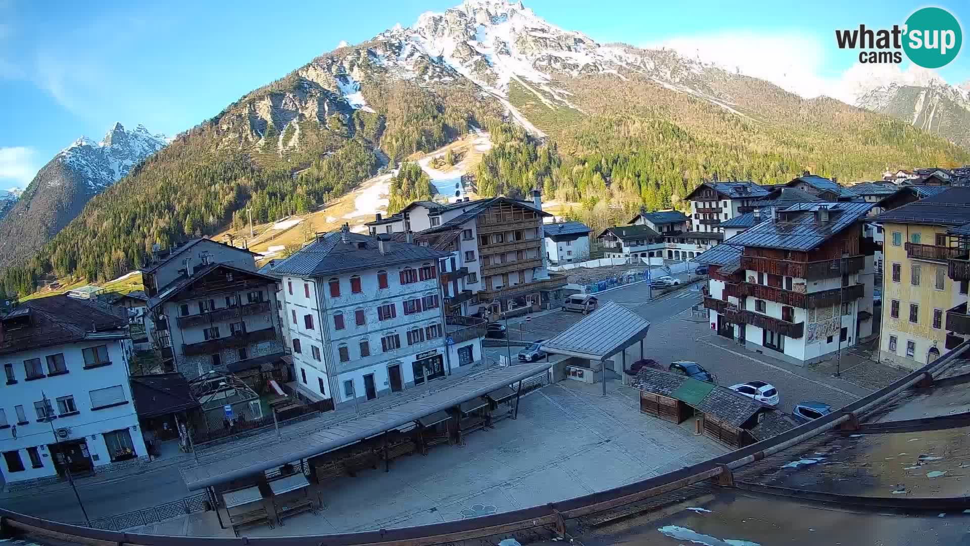 Plaza principal de Forni di Sopra