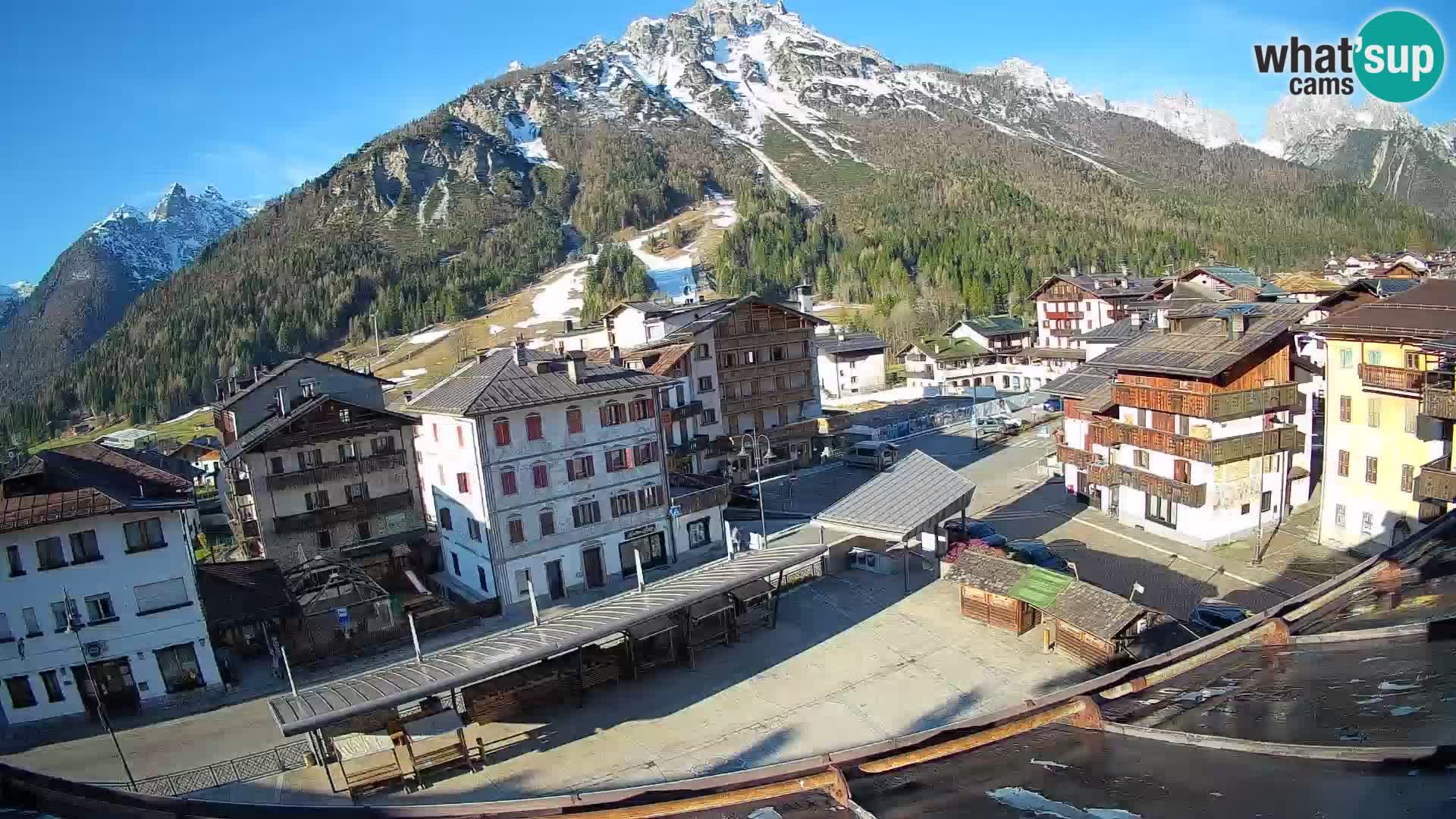 Plaza principal de Forni di Sopra