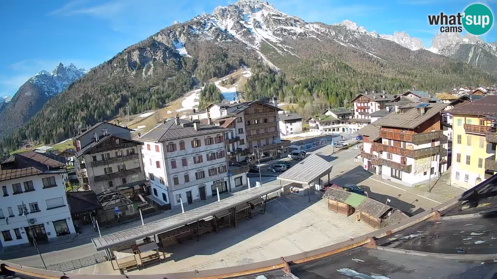 Piazza centrale di Forni di Sopra