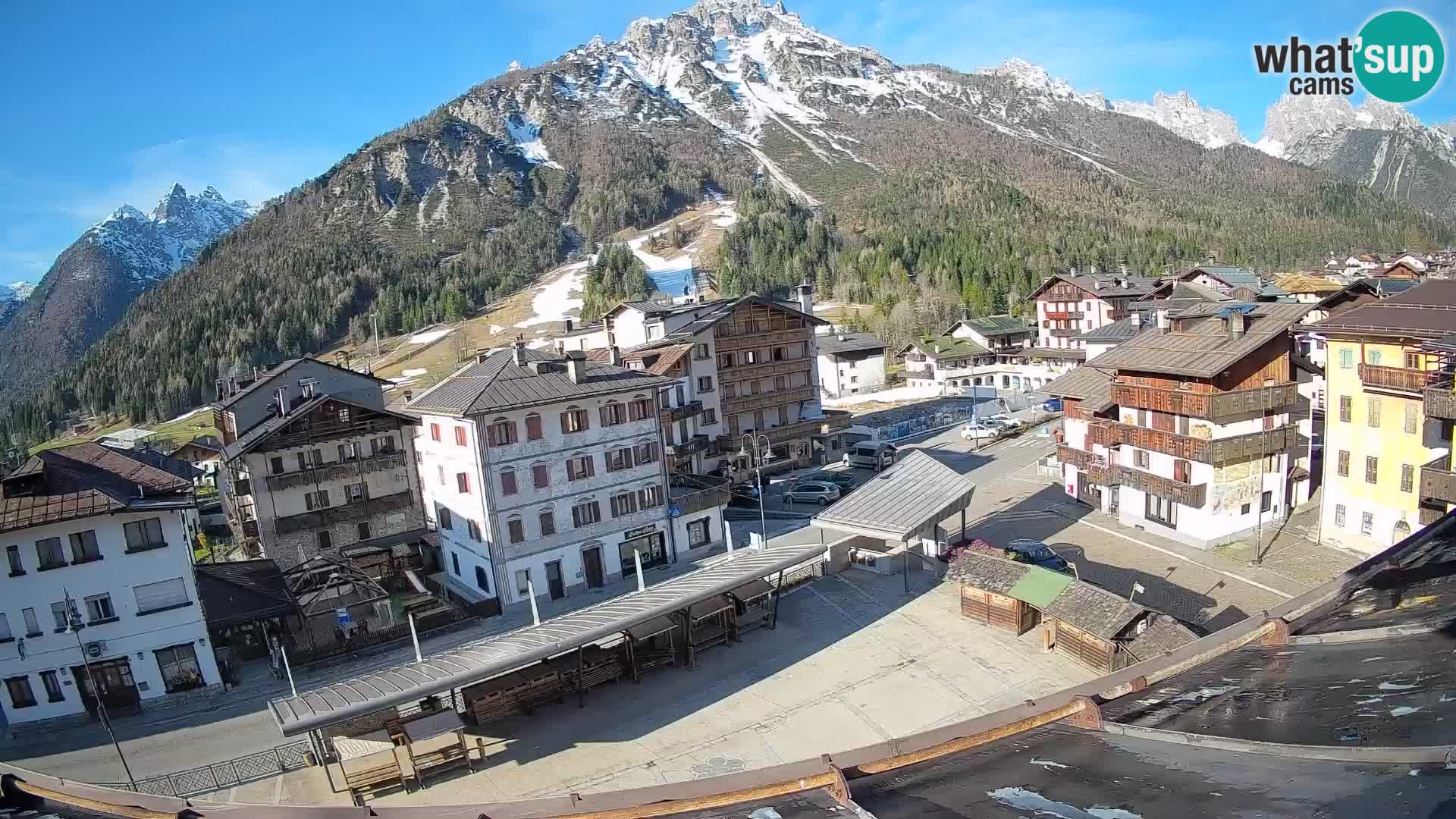 Piazza centrale di Forni di Sopra