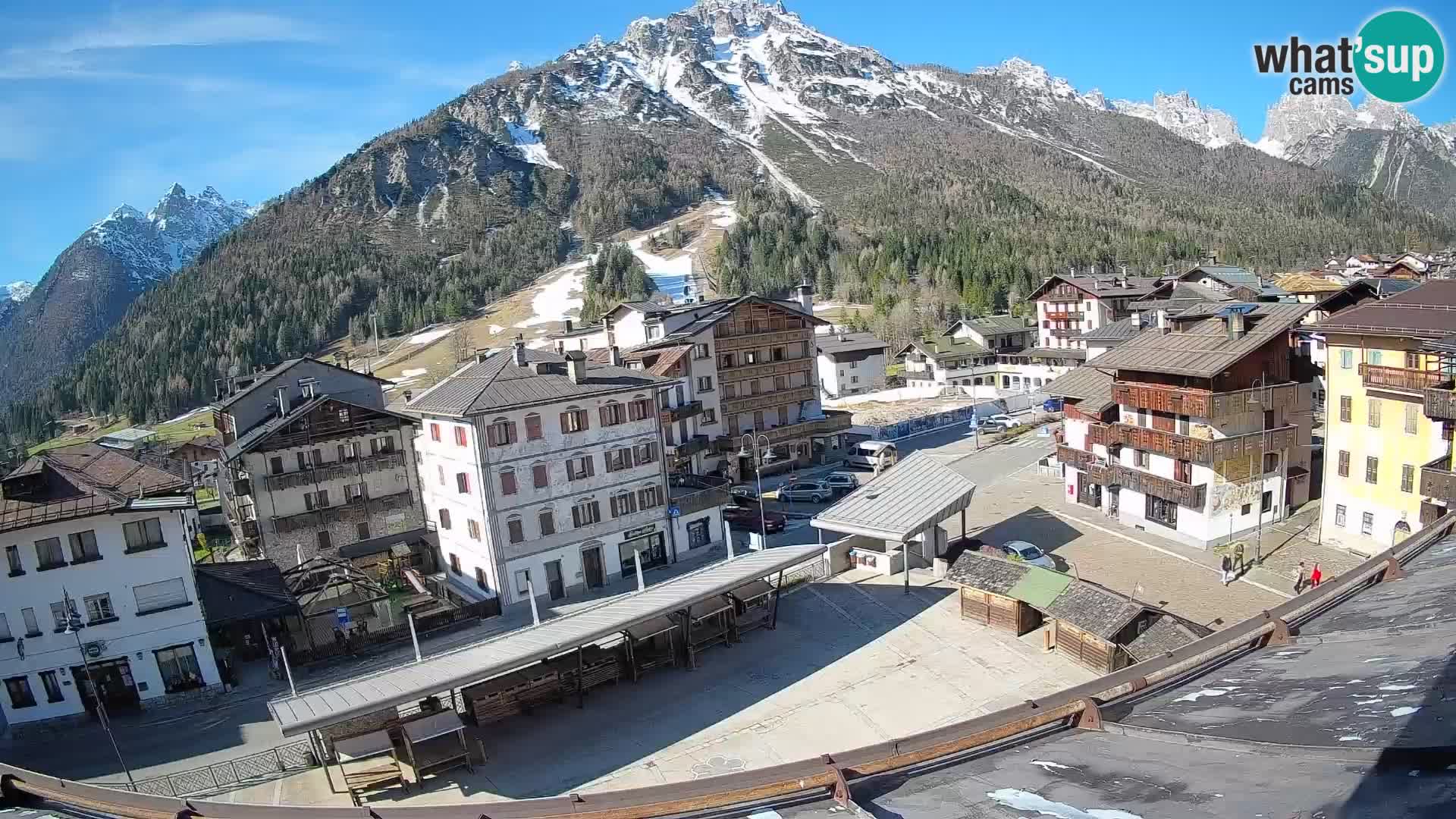 Piazza centrale di Forni di Sopra
