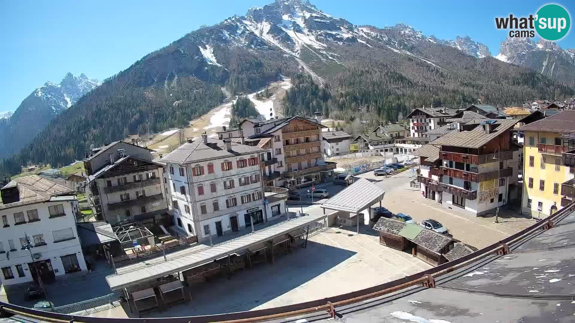 Plaza principal de Forni di Sopra