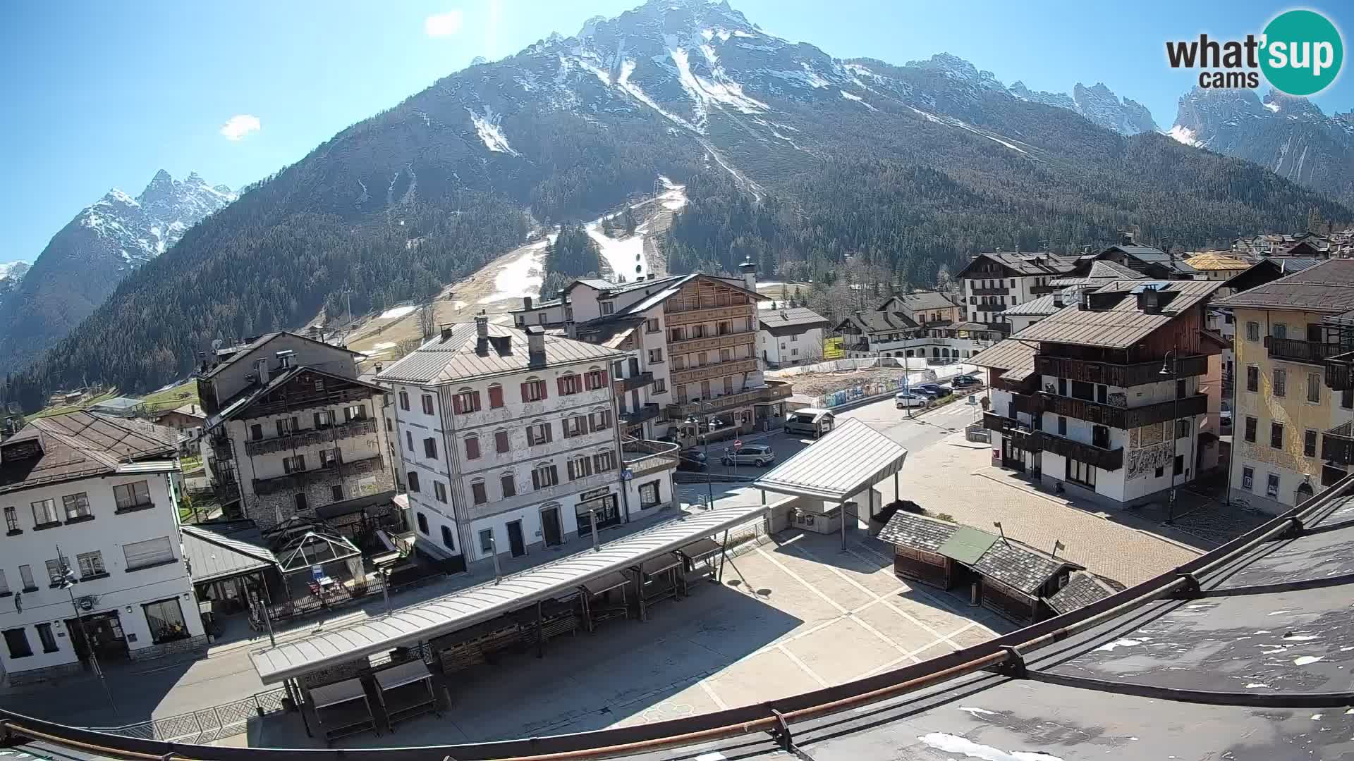 Plaza principal de Forni di Sopra