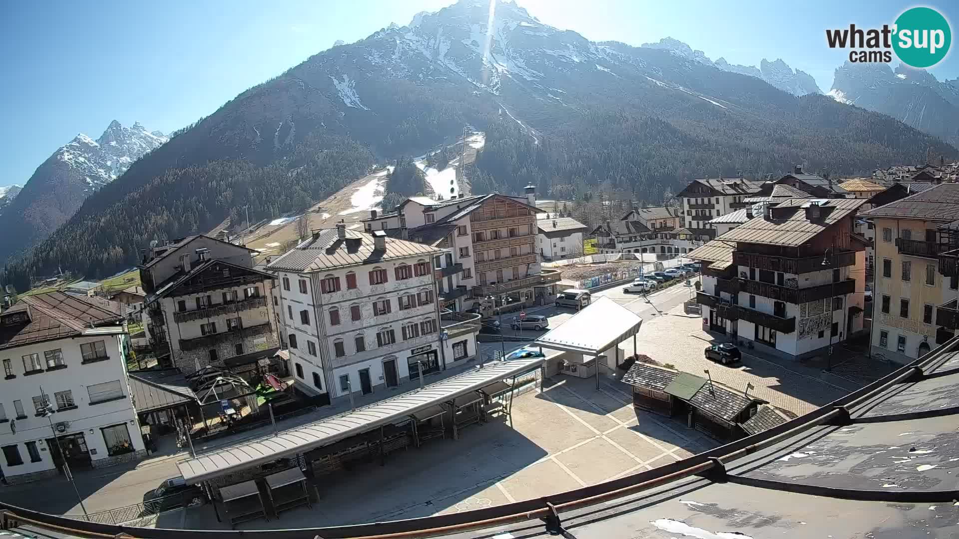 Piazza centrale di Forni di Sopra