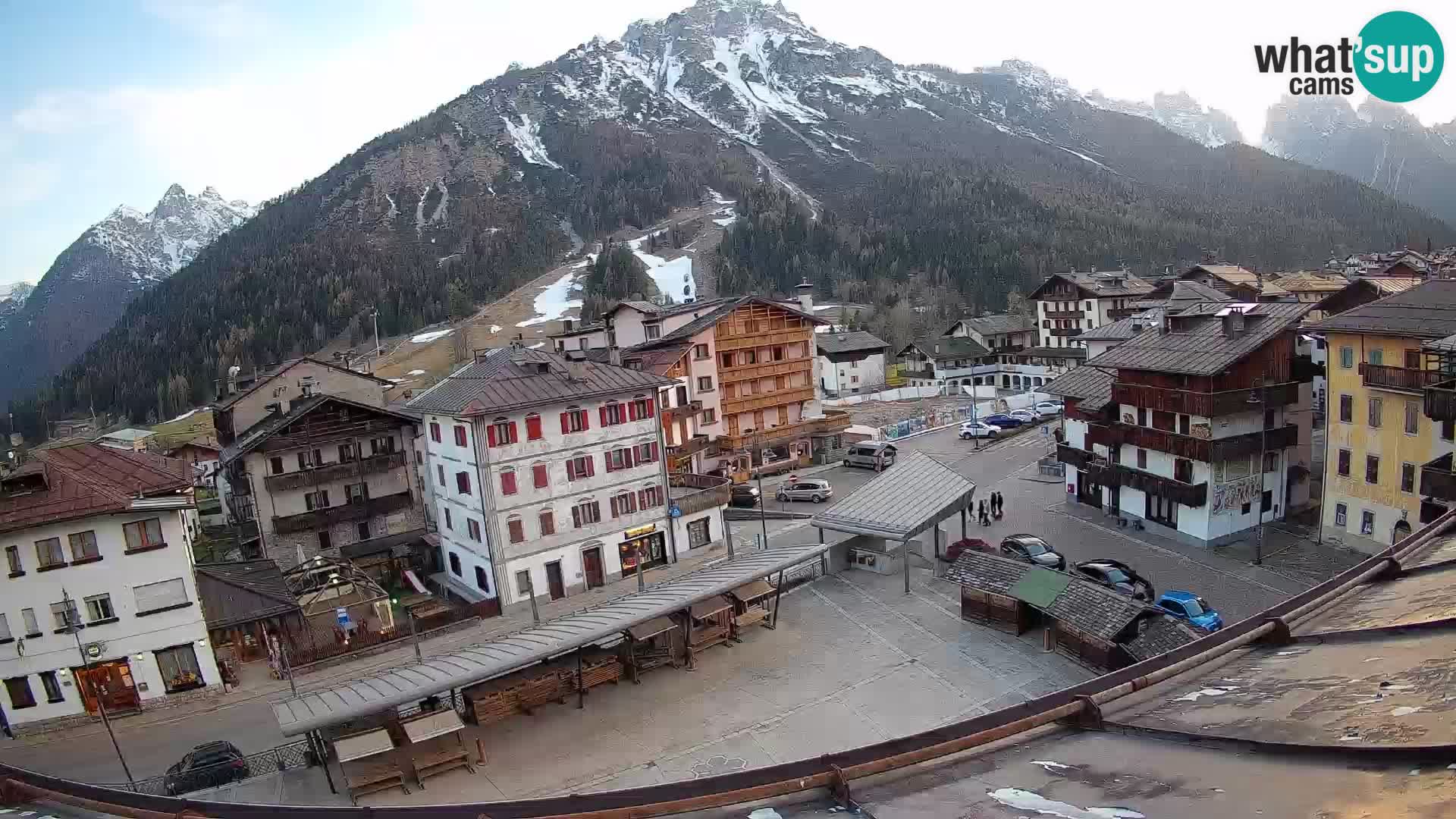 Piazza centrale di Forni di Sopra