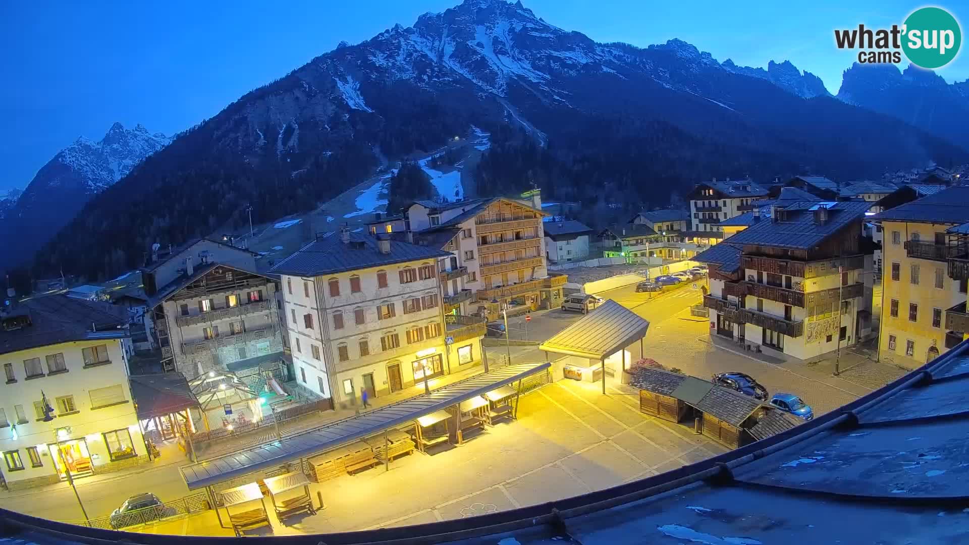 Piazza centrale di Forni di Sopra
