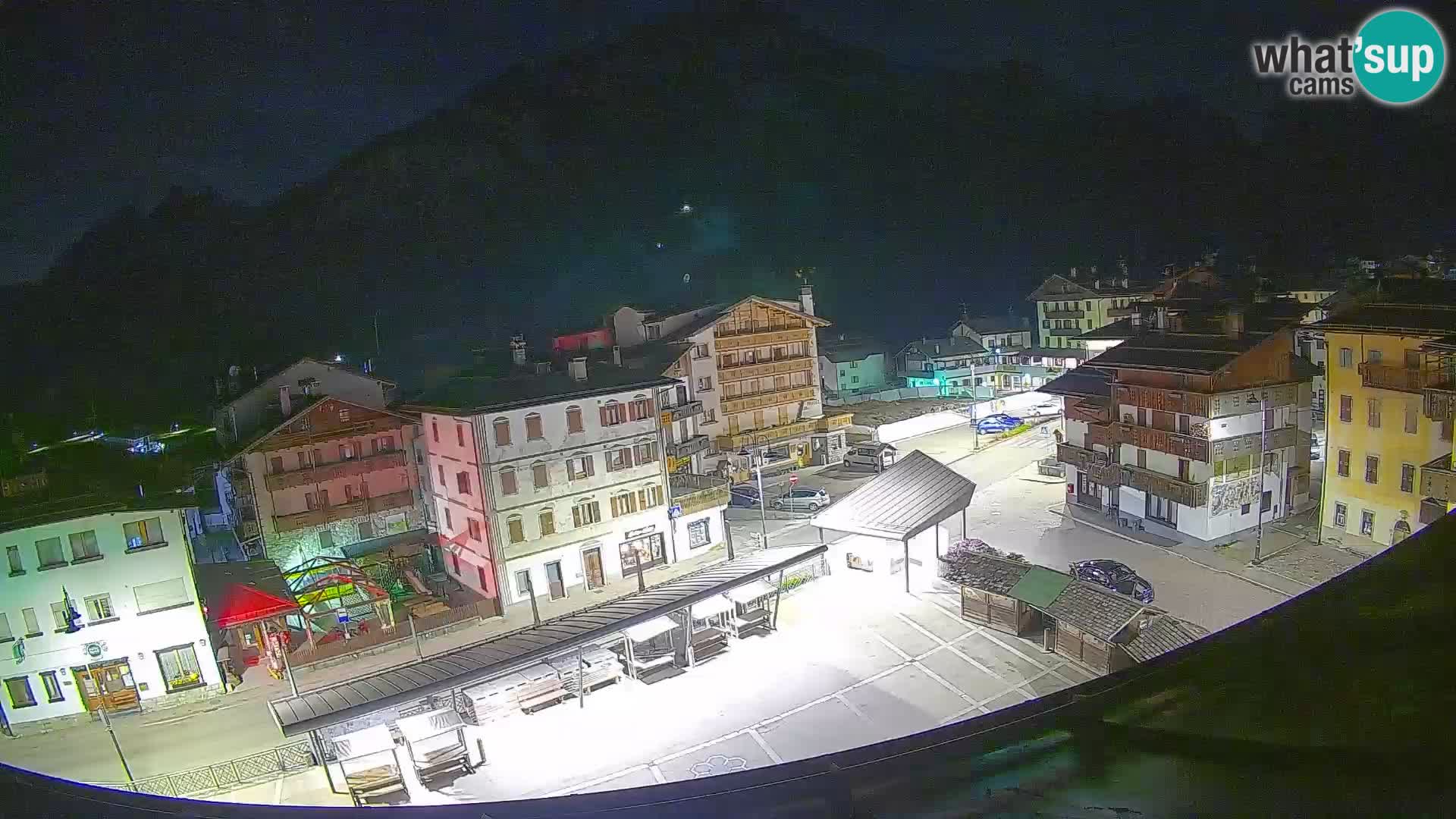 Piazza centrale di Forni di Sopra