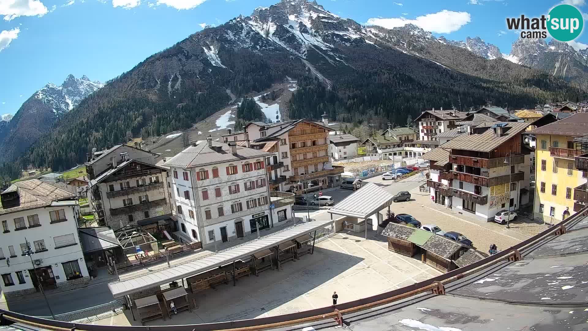 Piazza centrale di Forni di Sopra