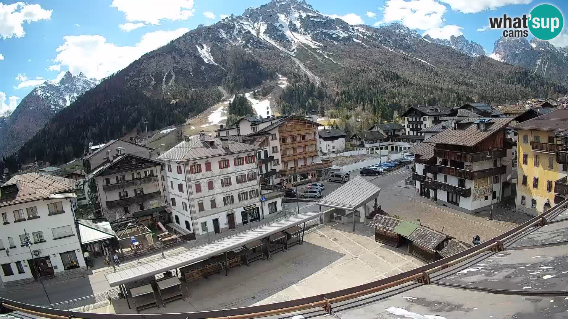 Plaza principal de Forni di Sopra