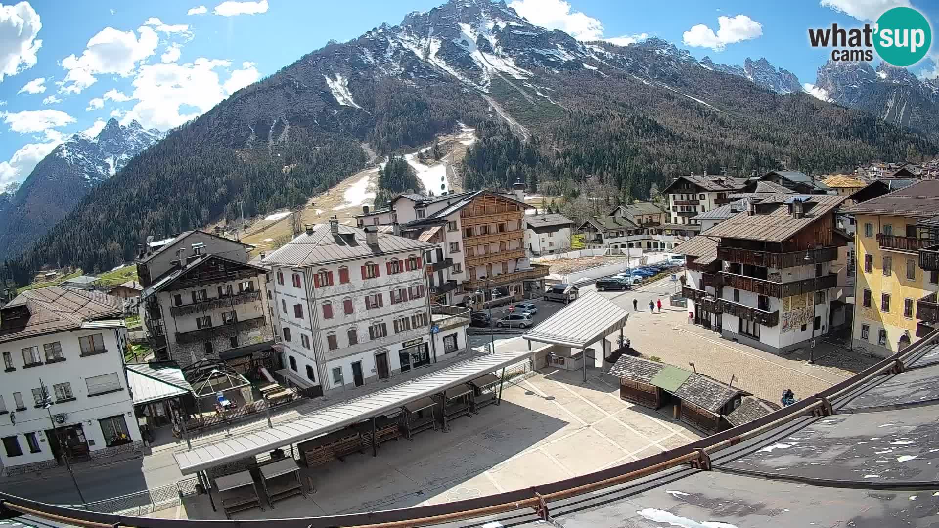 Piazza centrale di Forni di Sopra