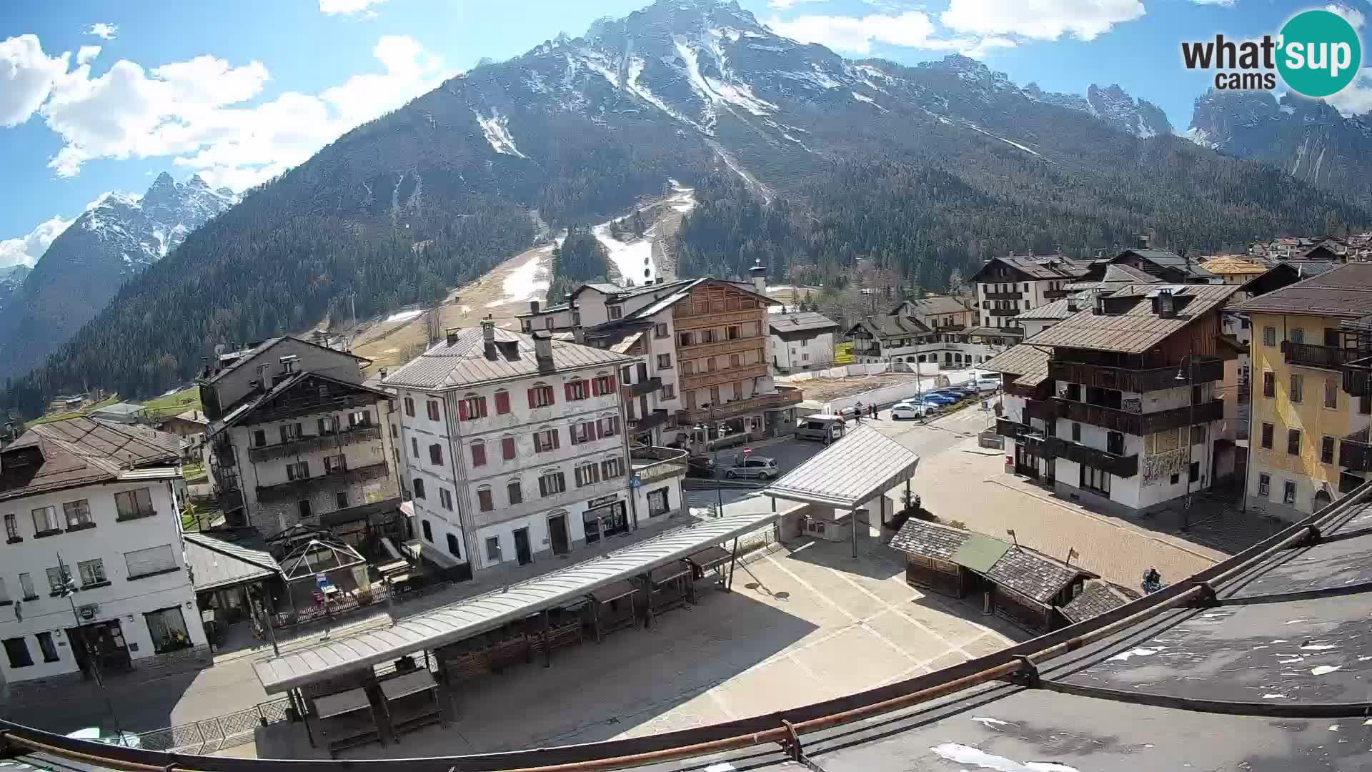 Piazza centrale di Forni di Sopra