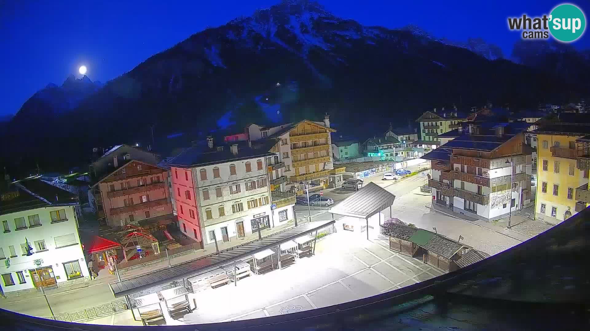Piazza centrale di Forni di Sopra
