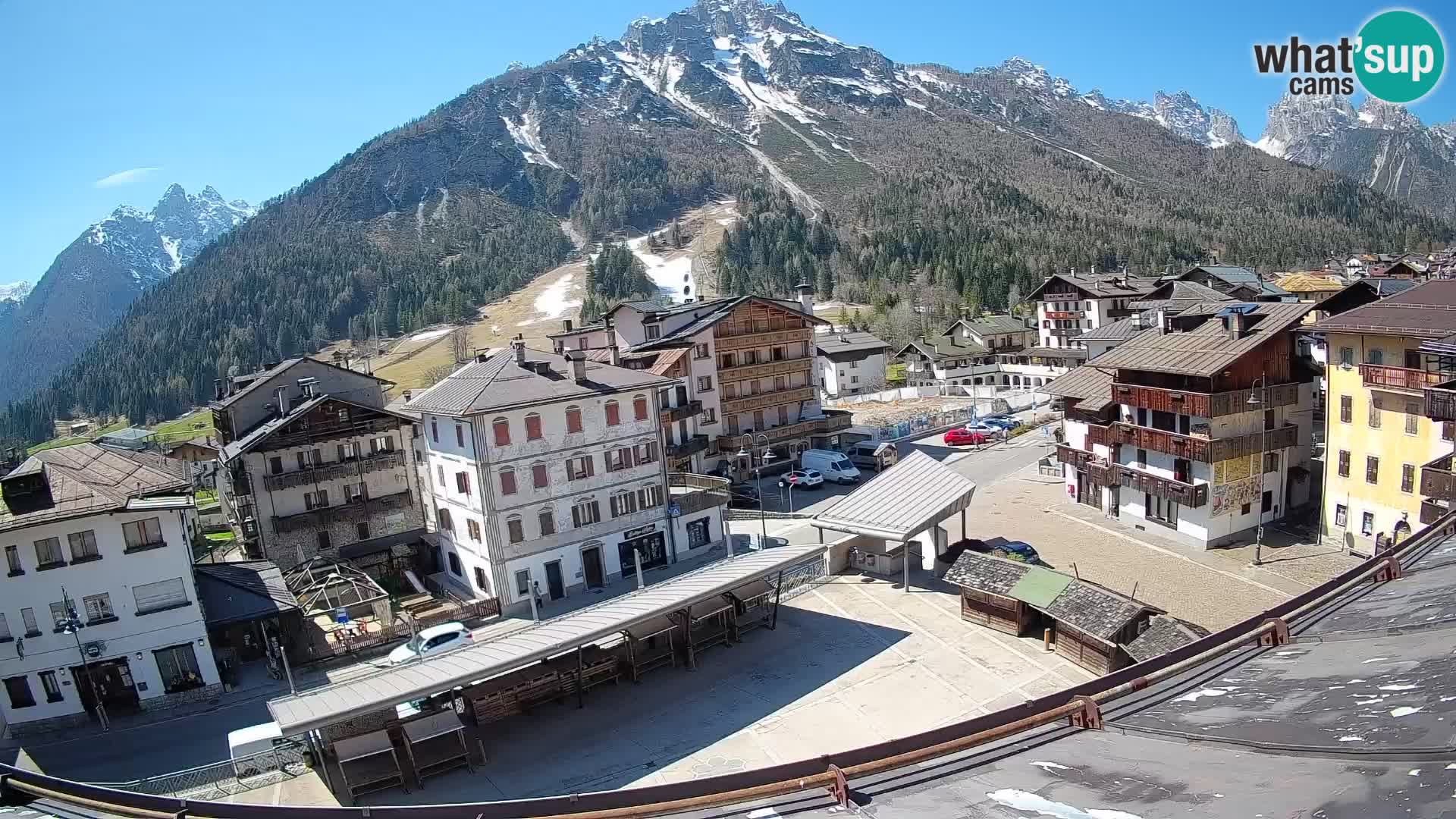Piazza centrale di Forni di Sopra