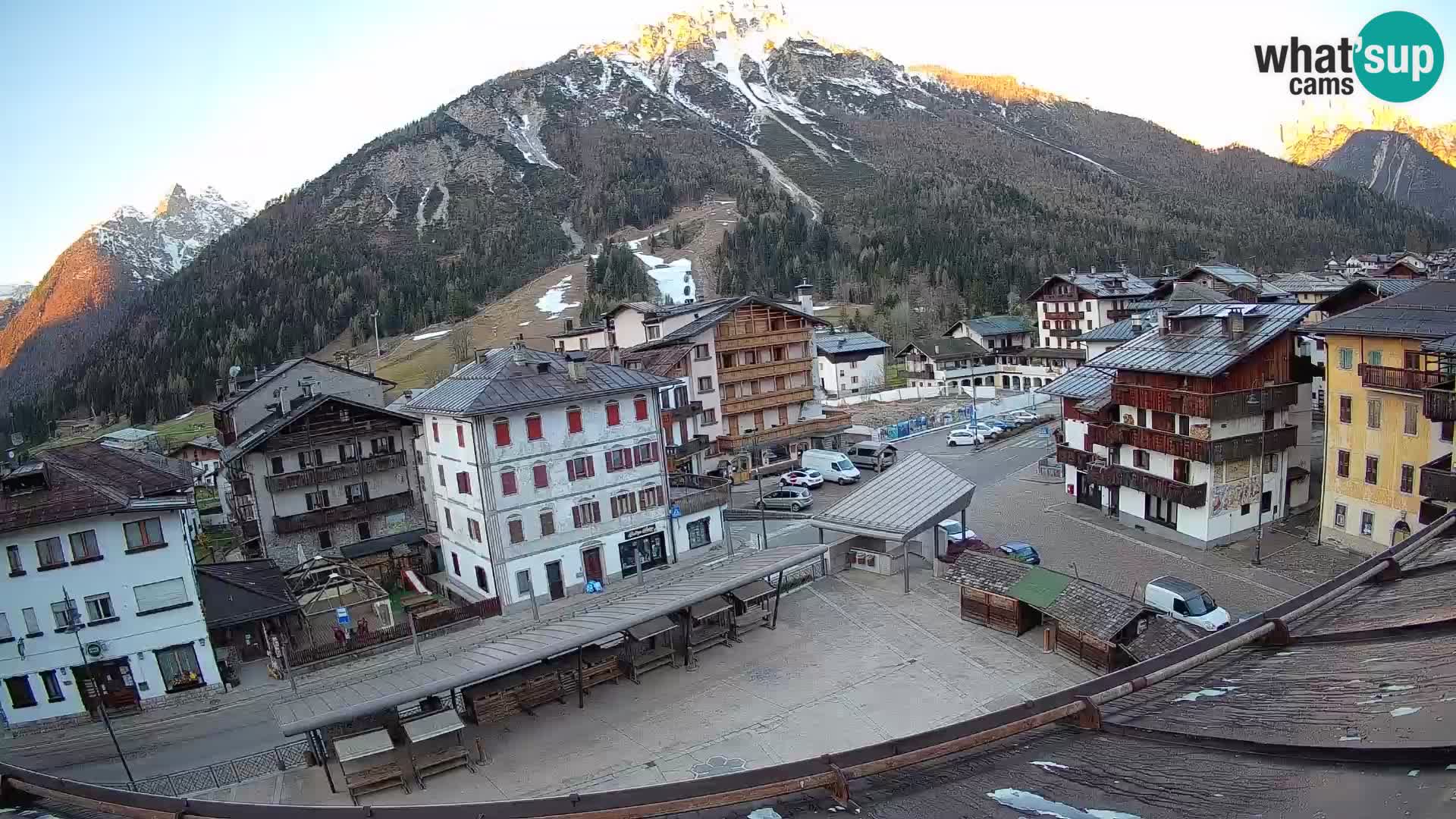 Piazza centrale di Forni di Sopra