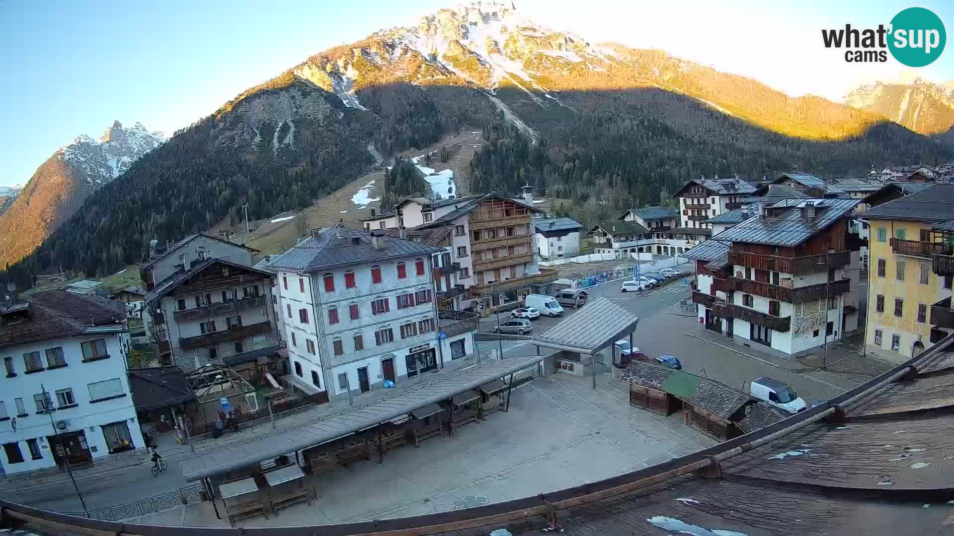 Plaza principal de Forni di Sopra