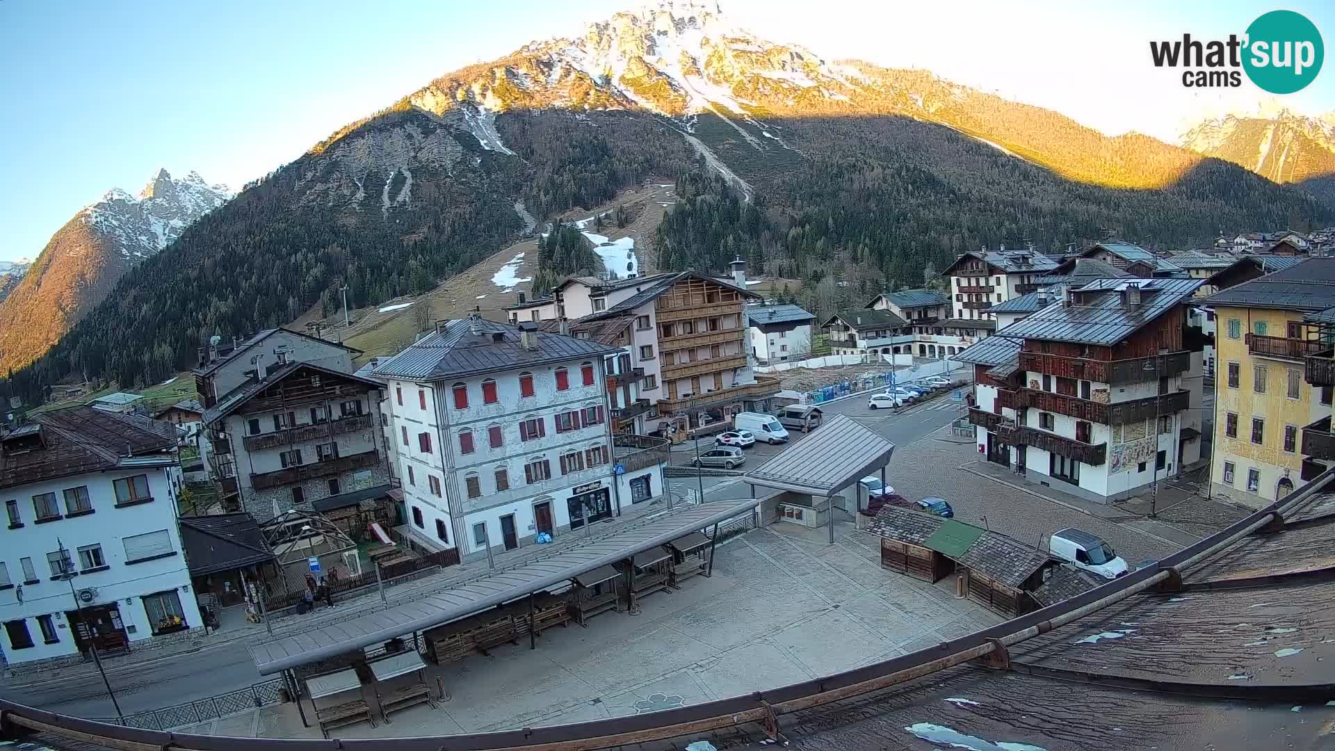 Piazza centrale di Forni di Sopra
