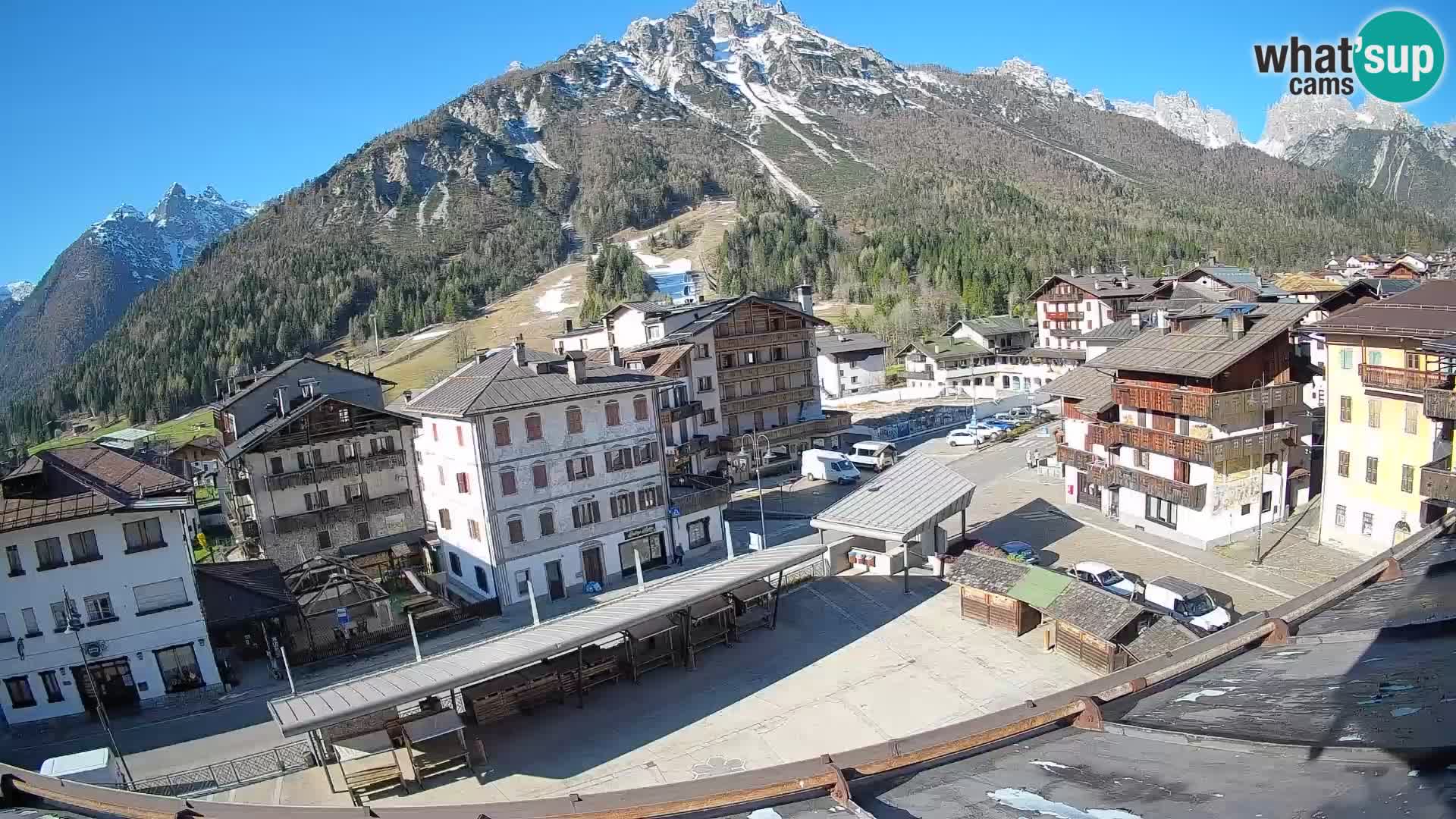 Hauptplatz von Forni di Sopra