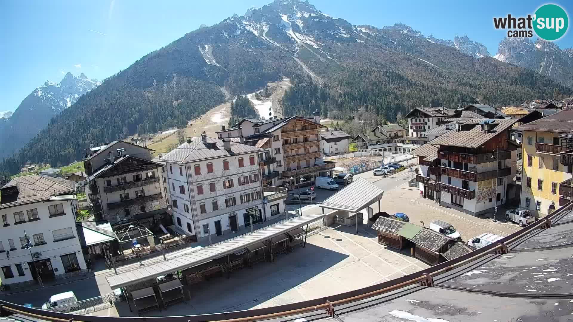 Plaza principal de Forni di Sopra