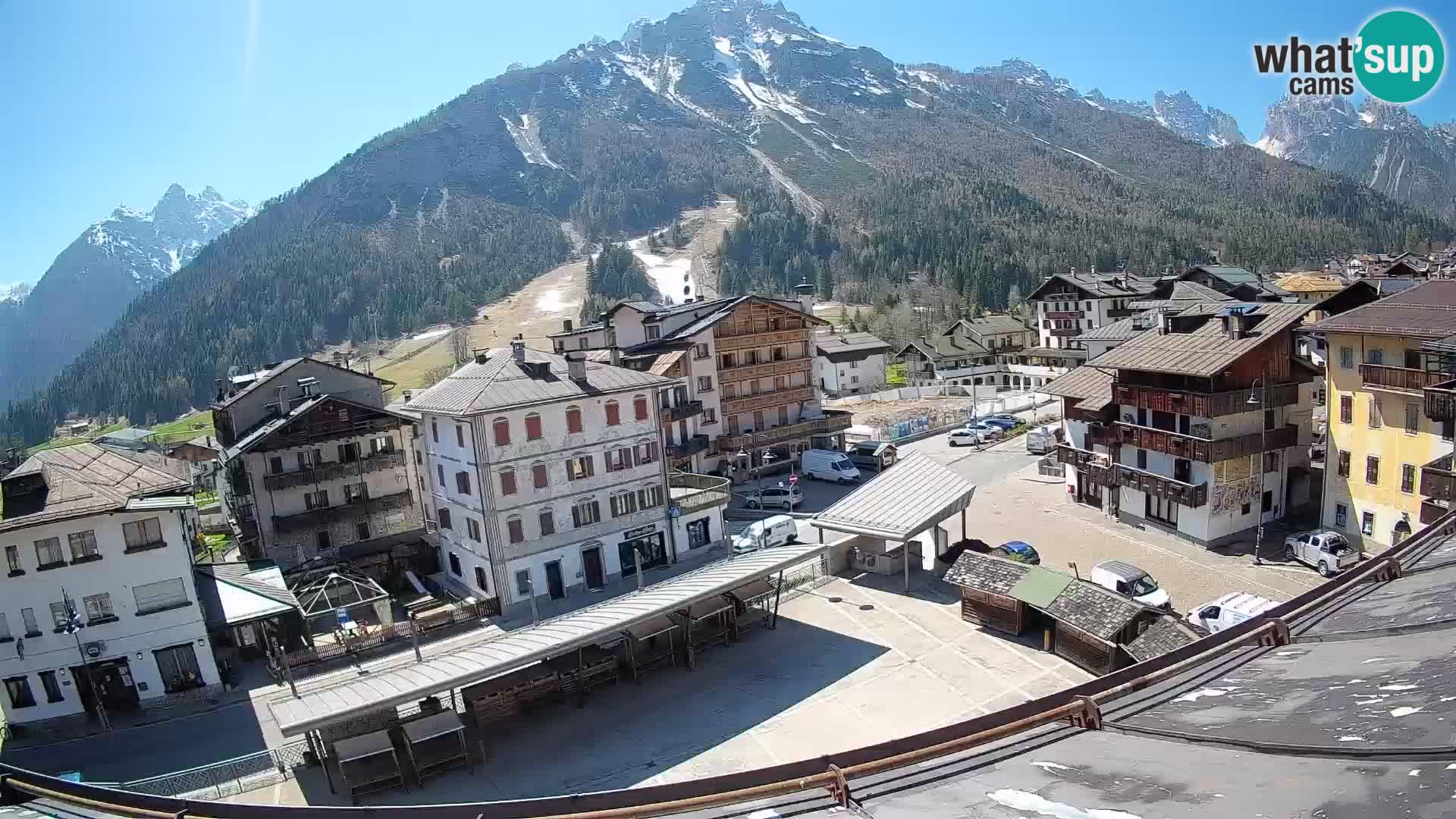 Piazza centrale di Forni di Sopra