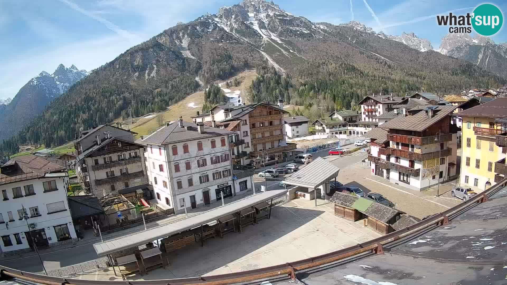 Piazza centrale di Forni di Sopra