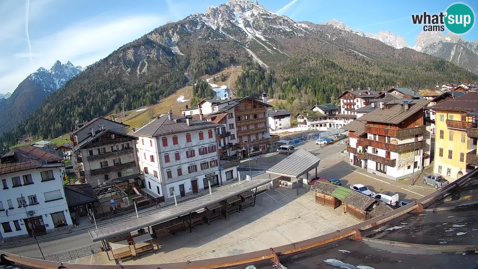 Piazza centrale di Forni di Sopra