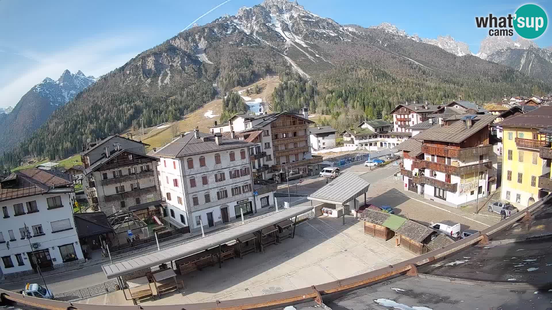 Piazza centrale di Forni di Sopra