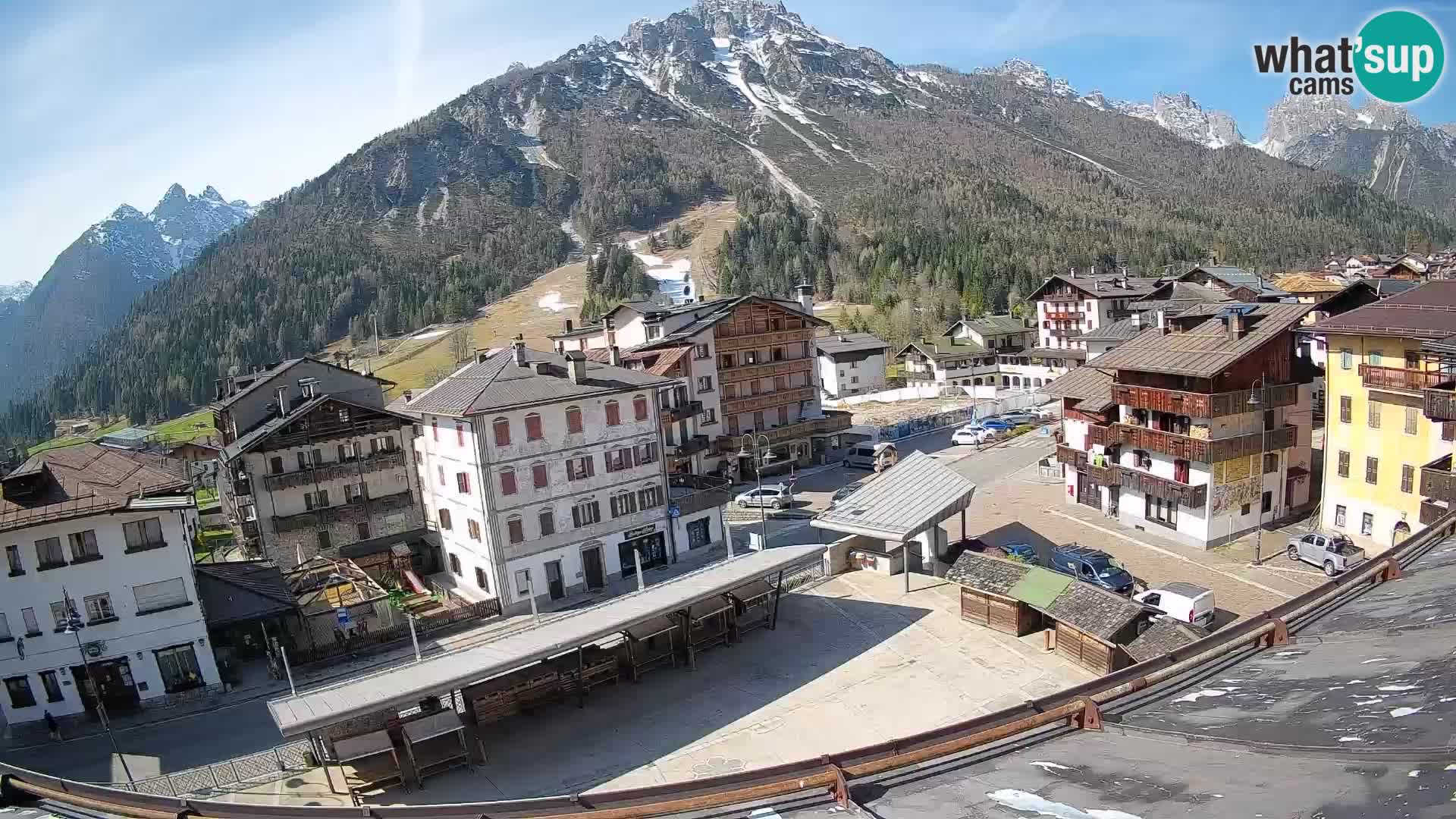 Piazza centrale di Forni di Sopra