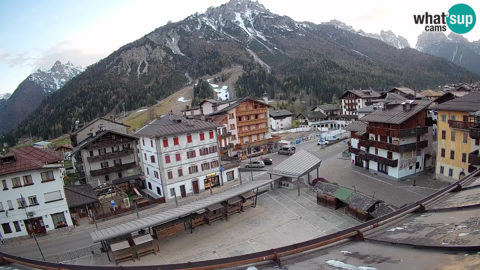 Plaza principal de Forni di Sopra