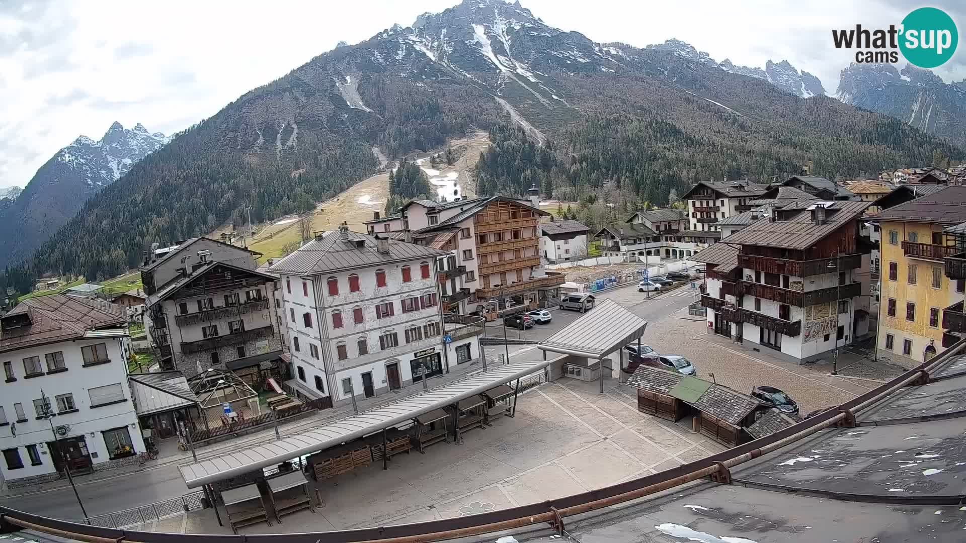 Piazza centrale di Forni di Sopra