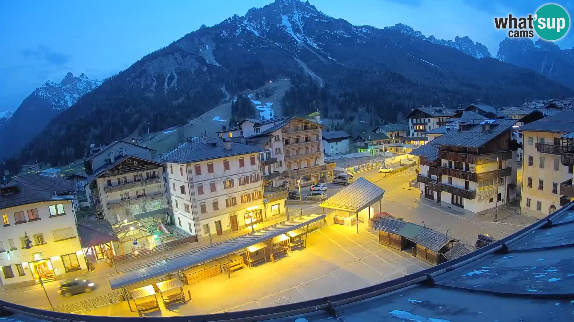 Piazza centrale di Forni di Sopra