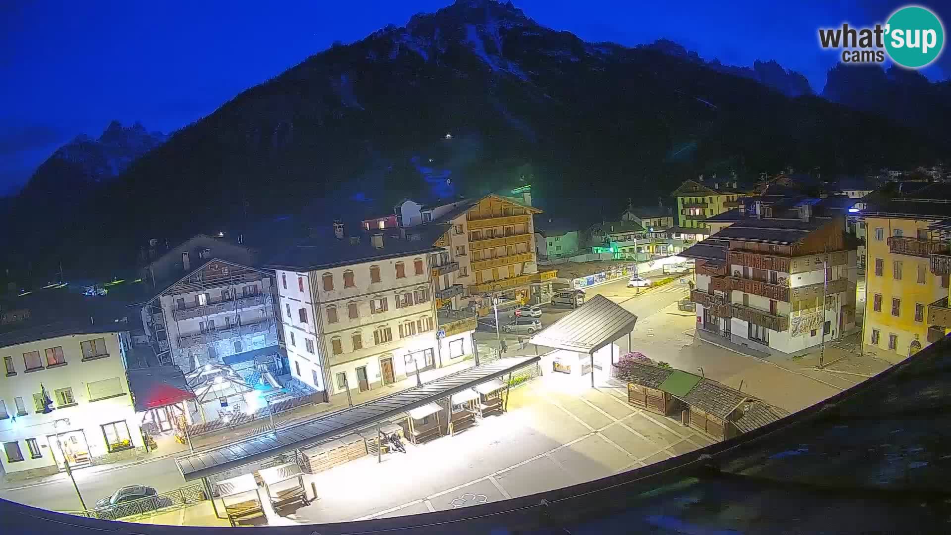 Piazza centrale di Forni di Sopra