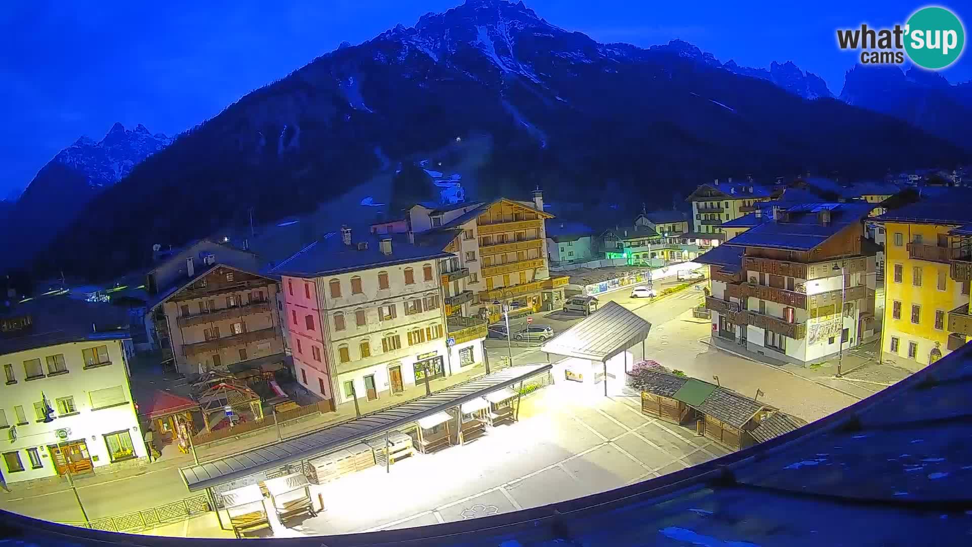 Piazza centrale di Forni di Sopra