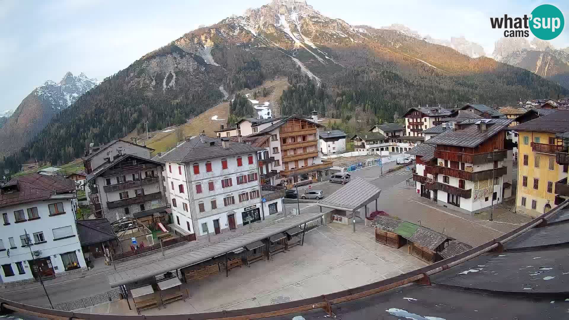 Piazza centrale di Forni di Sopra