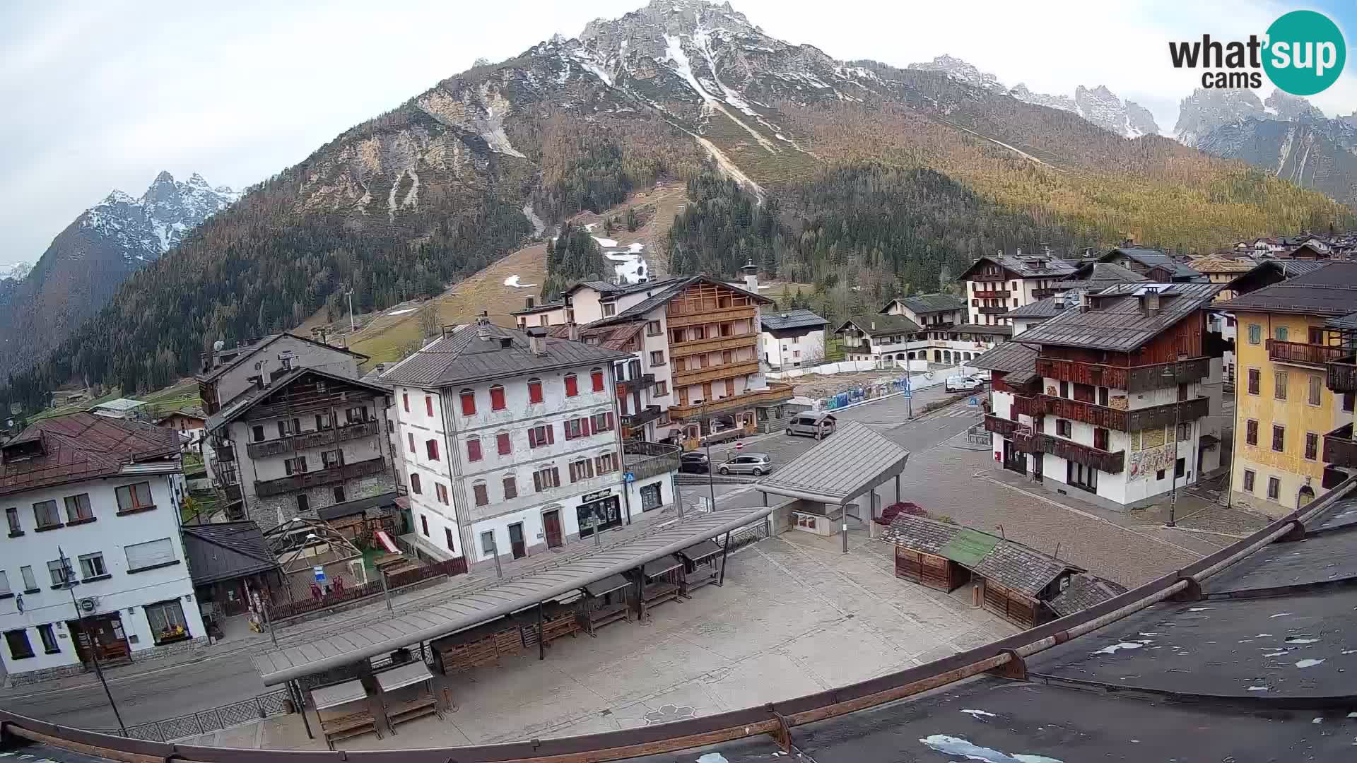 Plaza principal de Forni di Sopra
