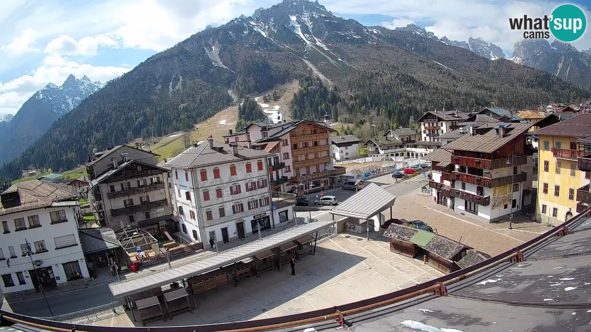 Piazza centrale di Forni di Sopra