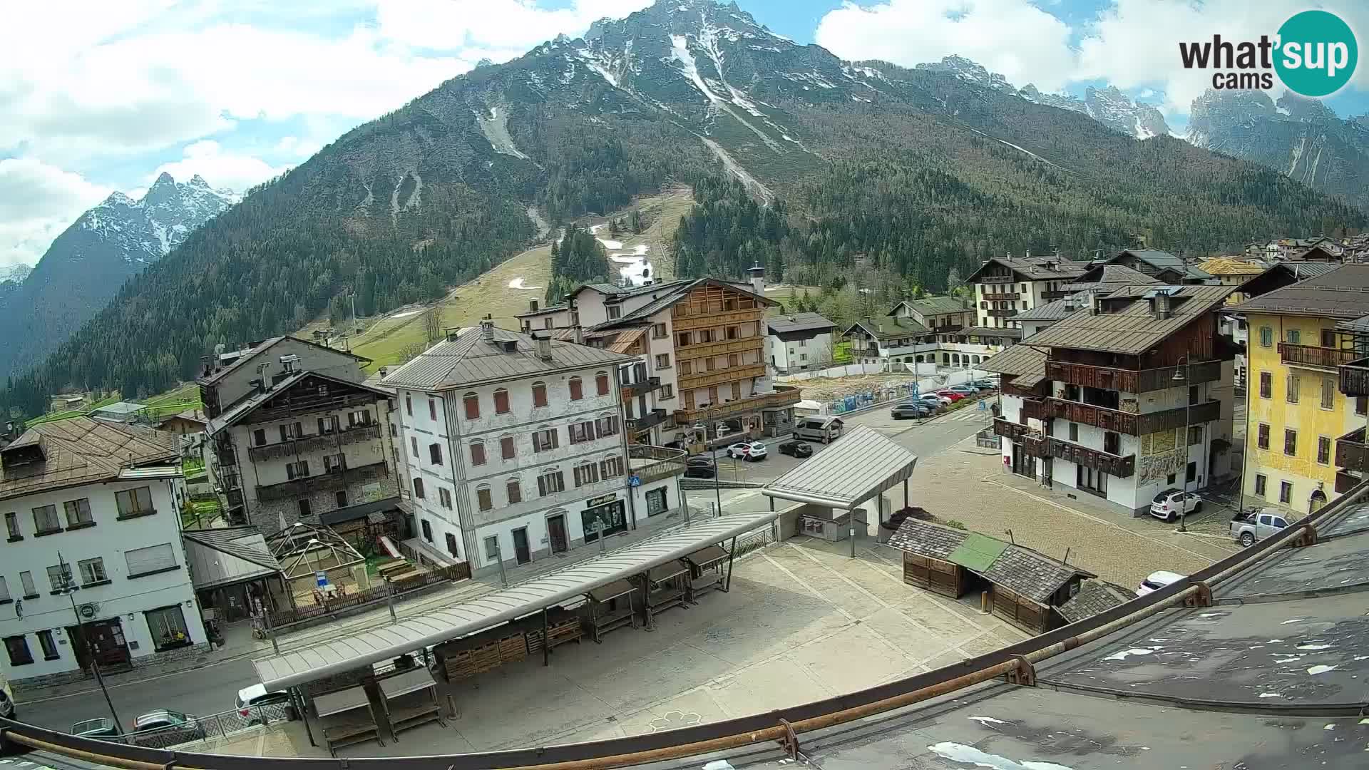 Plaza principal de Forni di Sopra