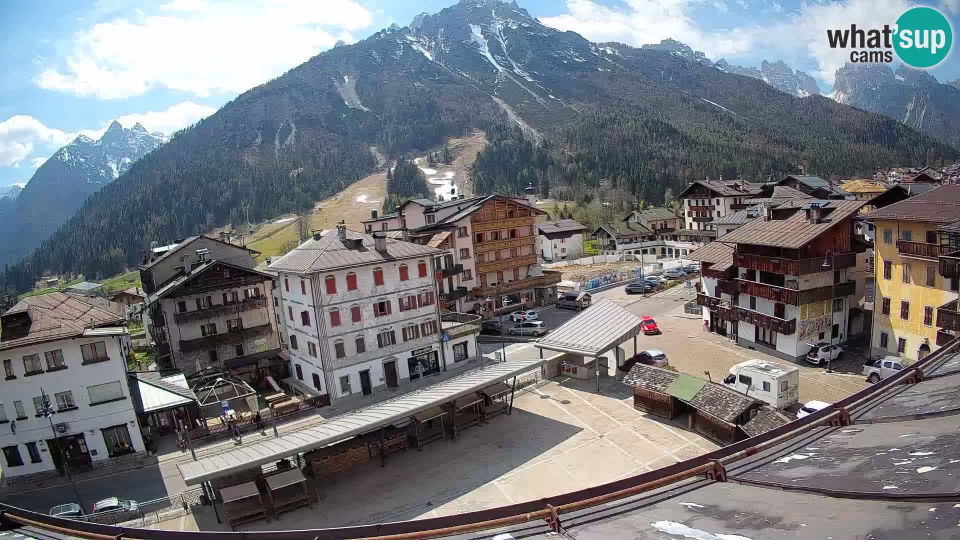Piazza centrale di Forni di Sopra