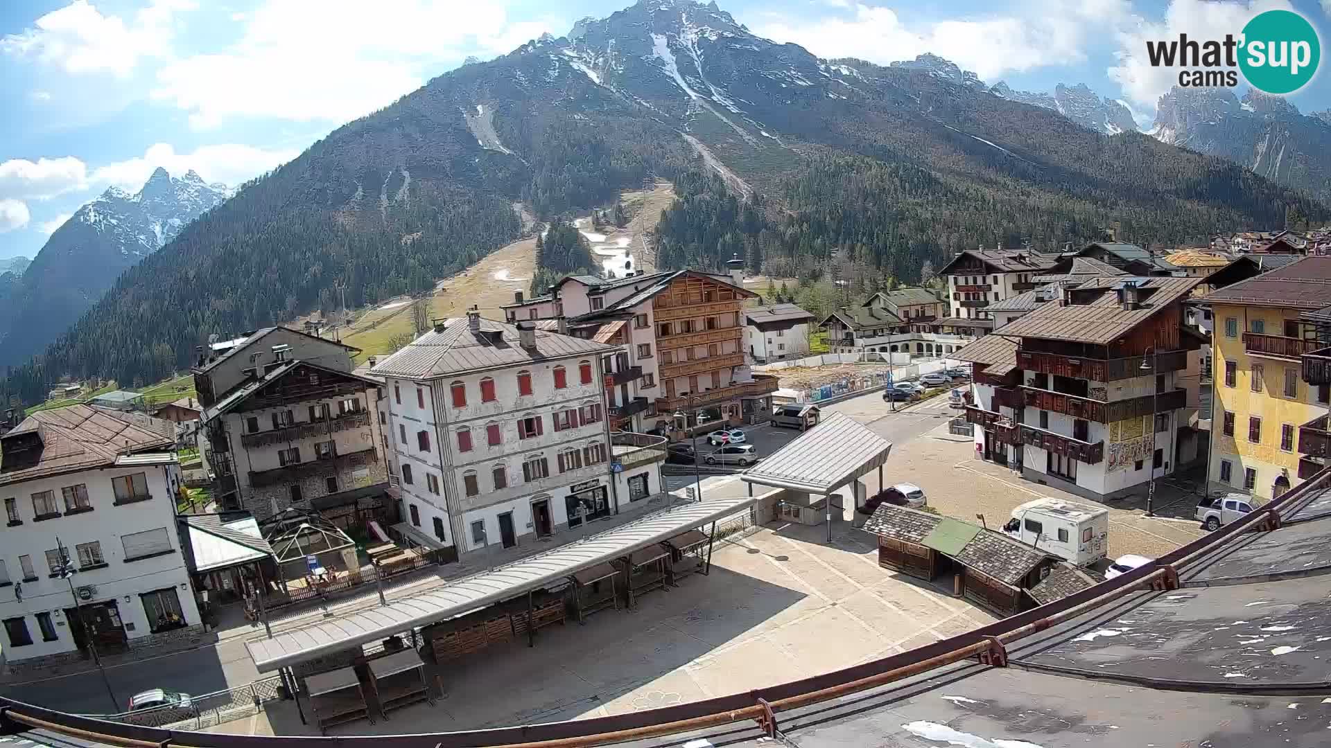 Plaza principal de Forni di Sopra