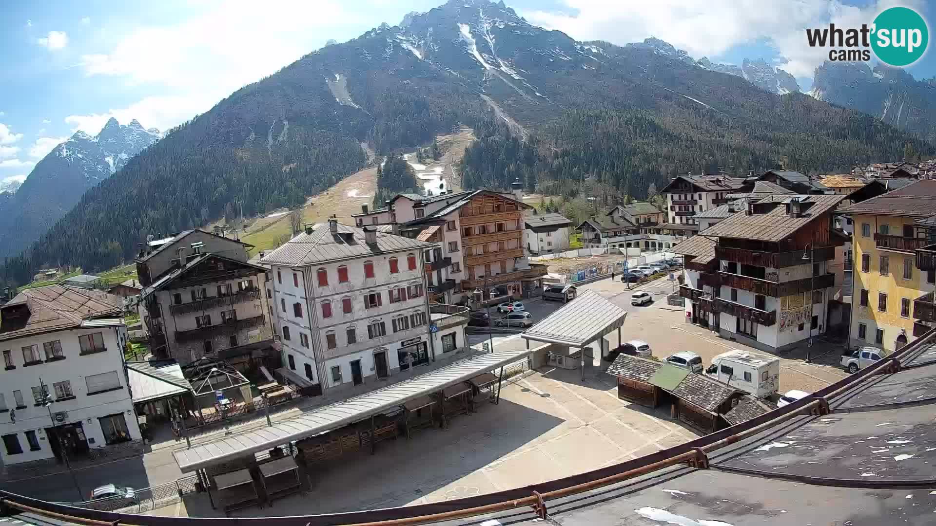Plaza principal de Forni di Sopra