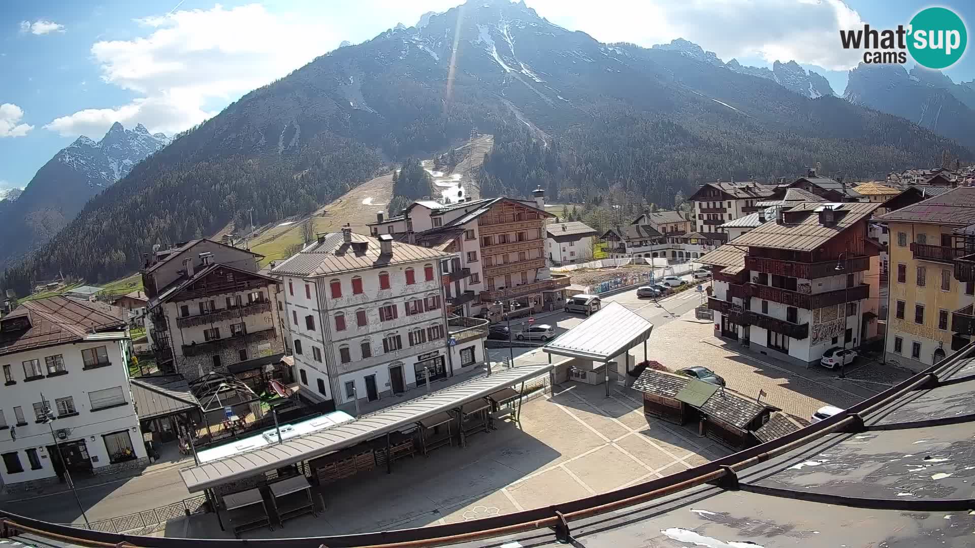 Plaza principal de Forni di Sopra
