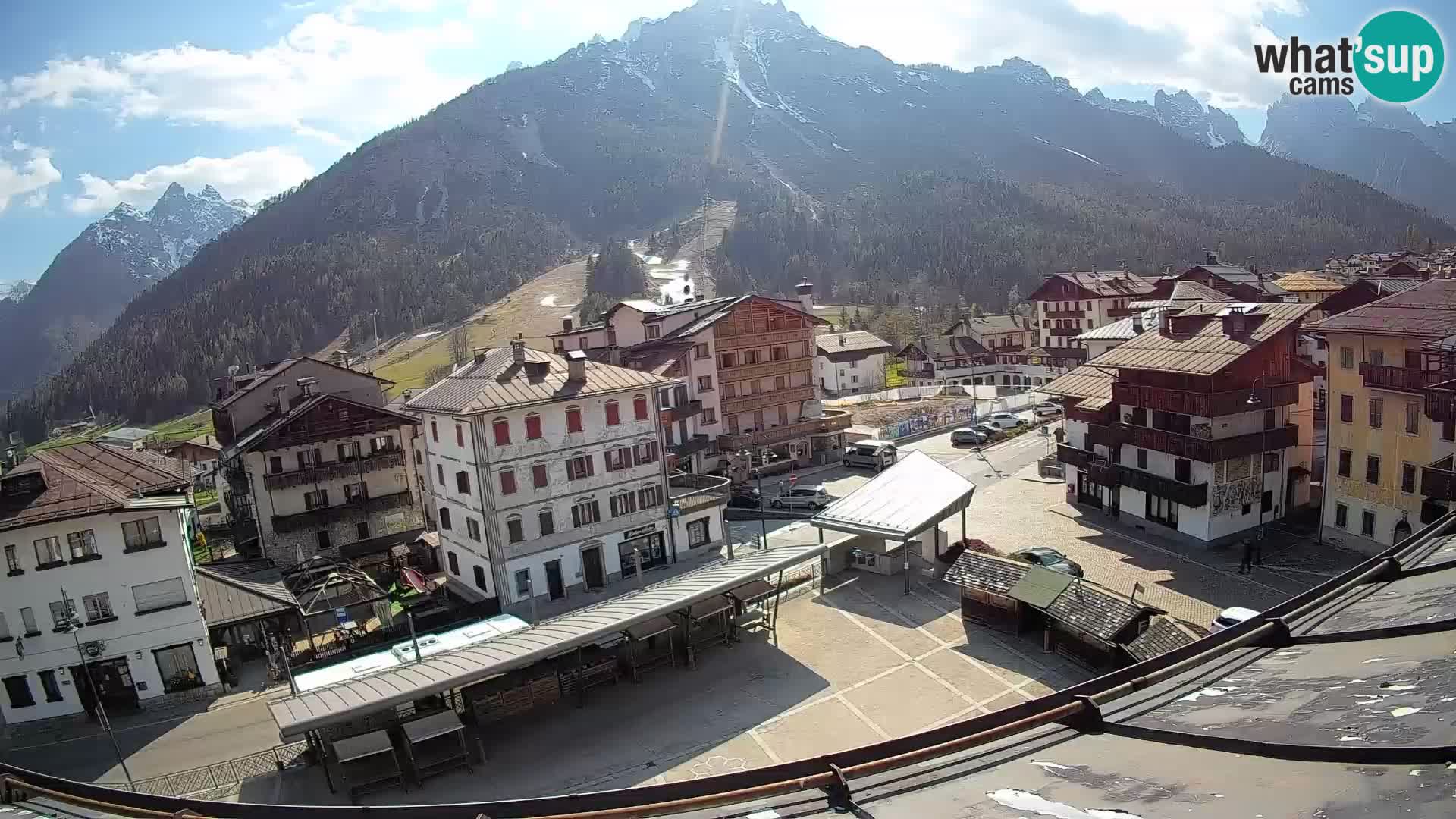 Piazza centrale di Forni di Sopra