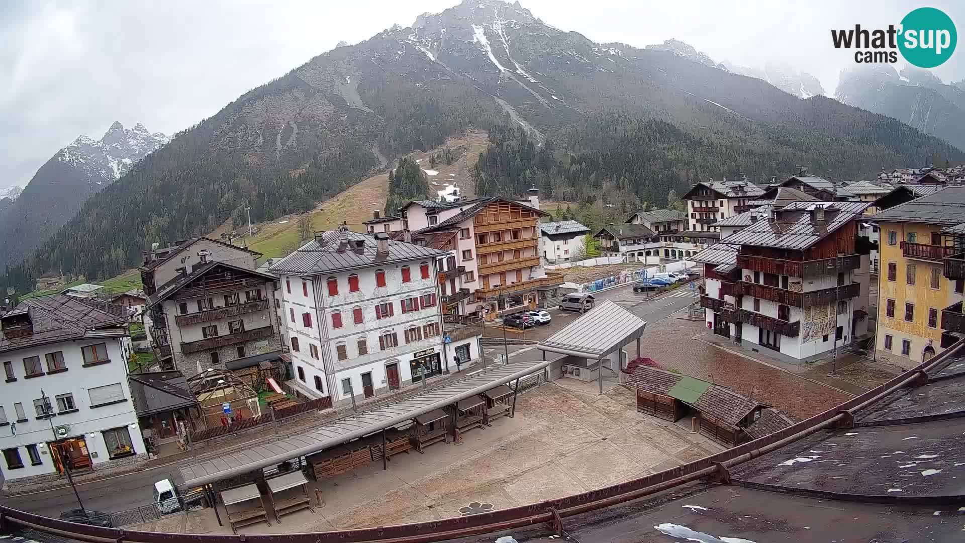 Plaza principal de Forni di Sopra