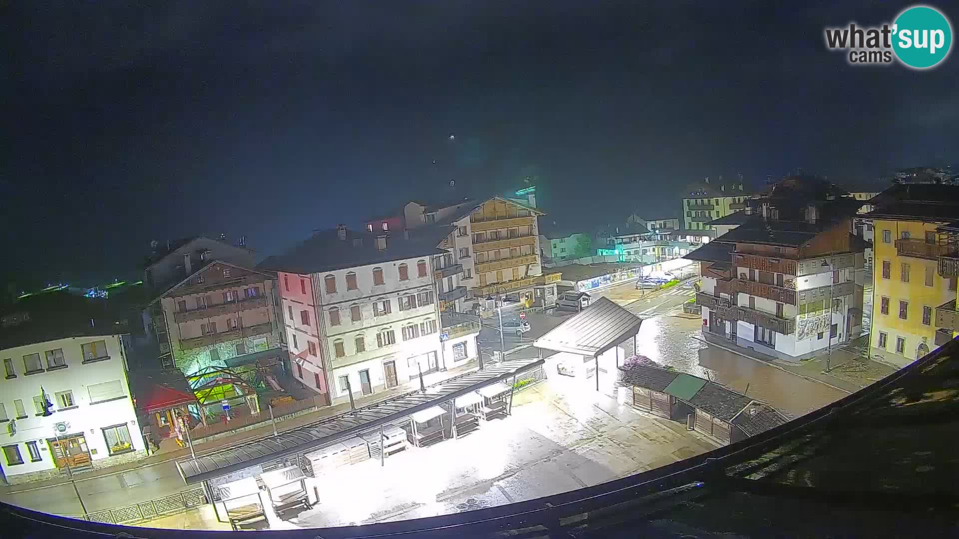 Plaza principal de Forni di Sopra