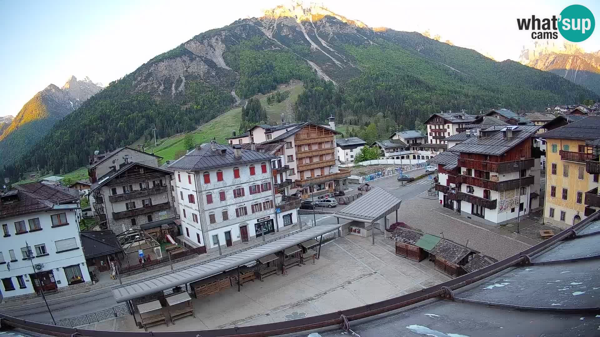 Plaza principal de Forni di Sopra