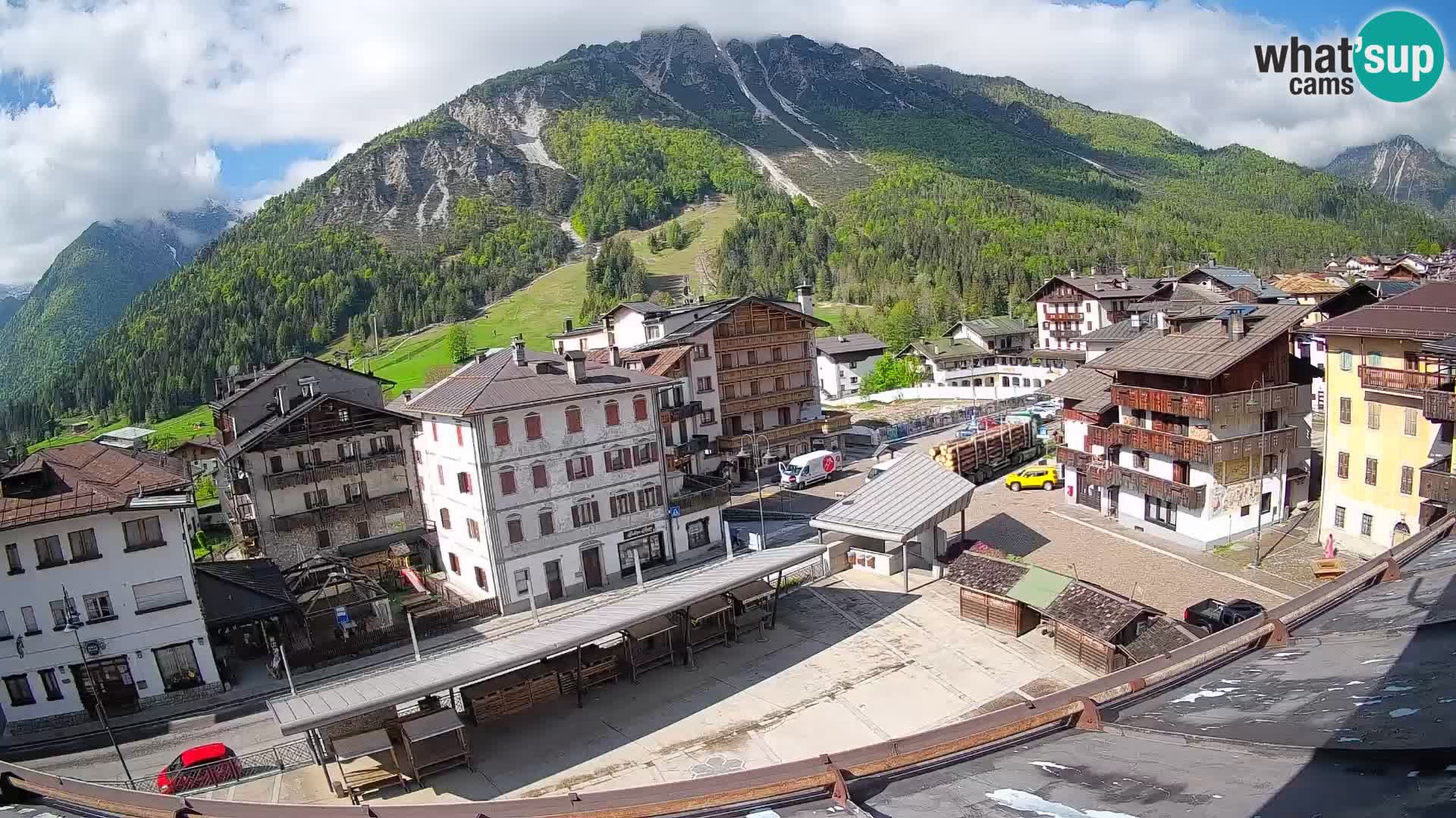 Hauptplatz von Forni di Sopra
