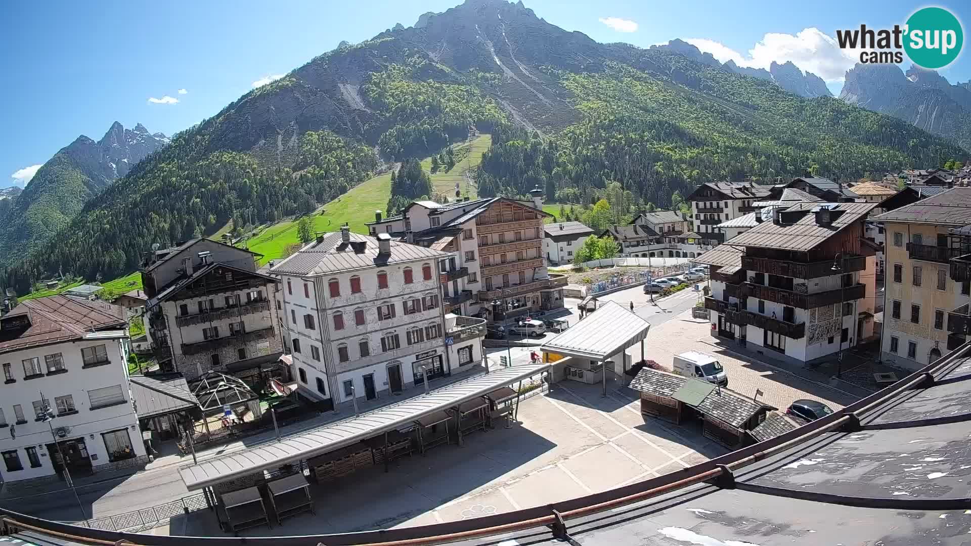 Plaza principal de Forni di Sopra