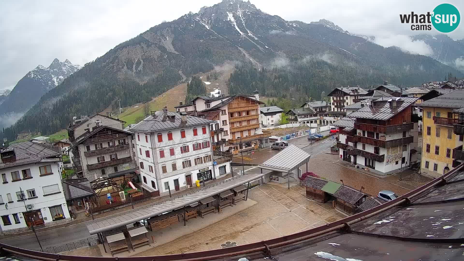 Plaza principal de Forni di Sopra