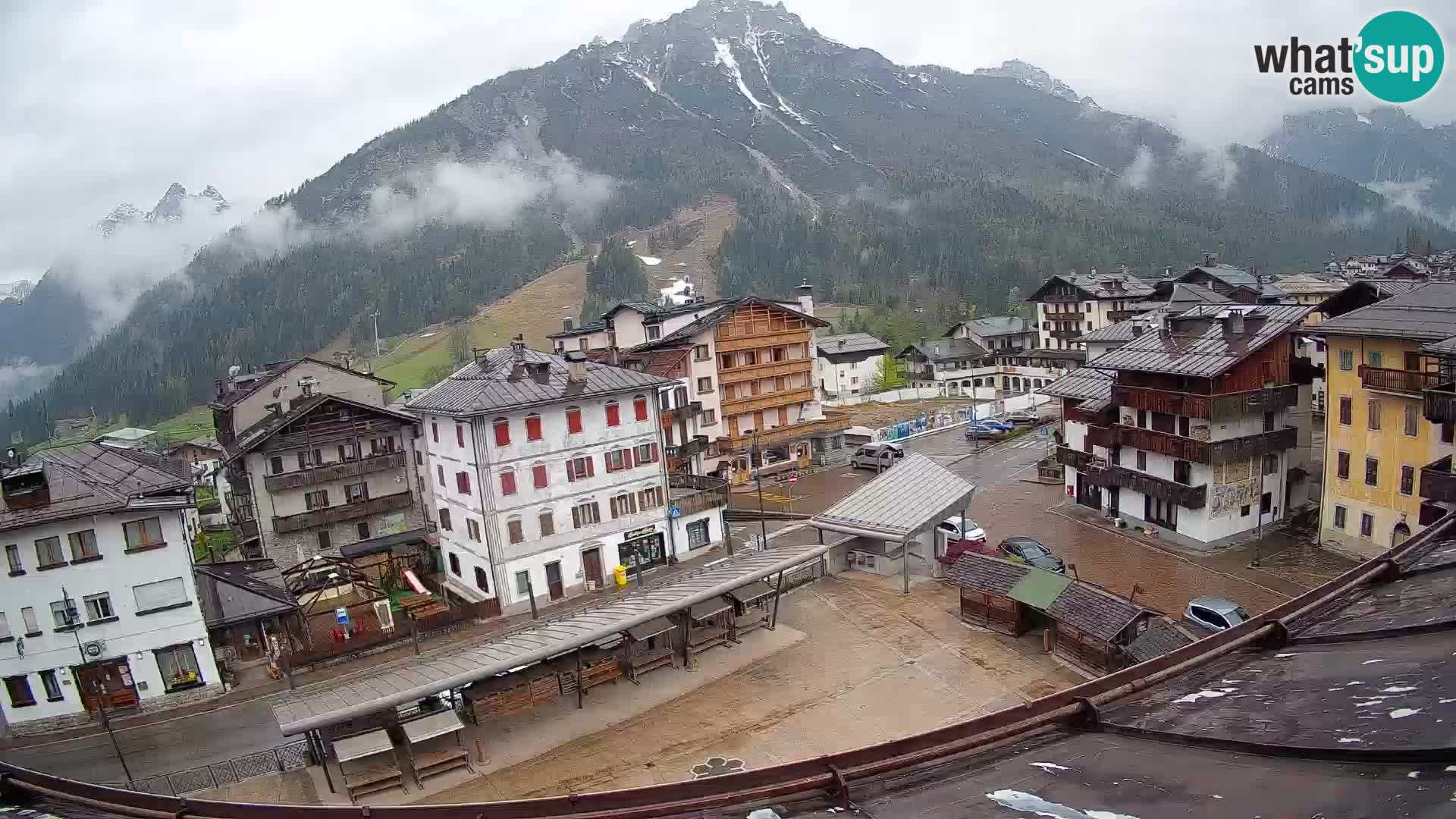 Plaza principal de Forni di Sopra